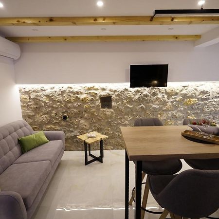 Apartment Ispod Ure Сини Екстериор снимка