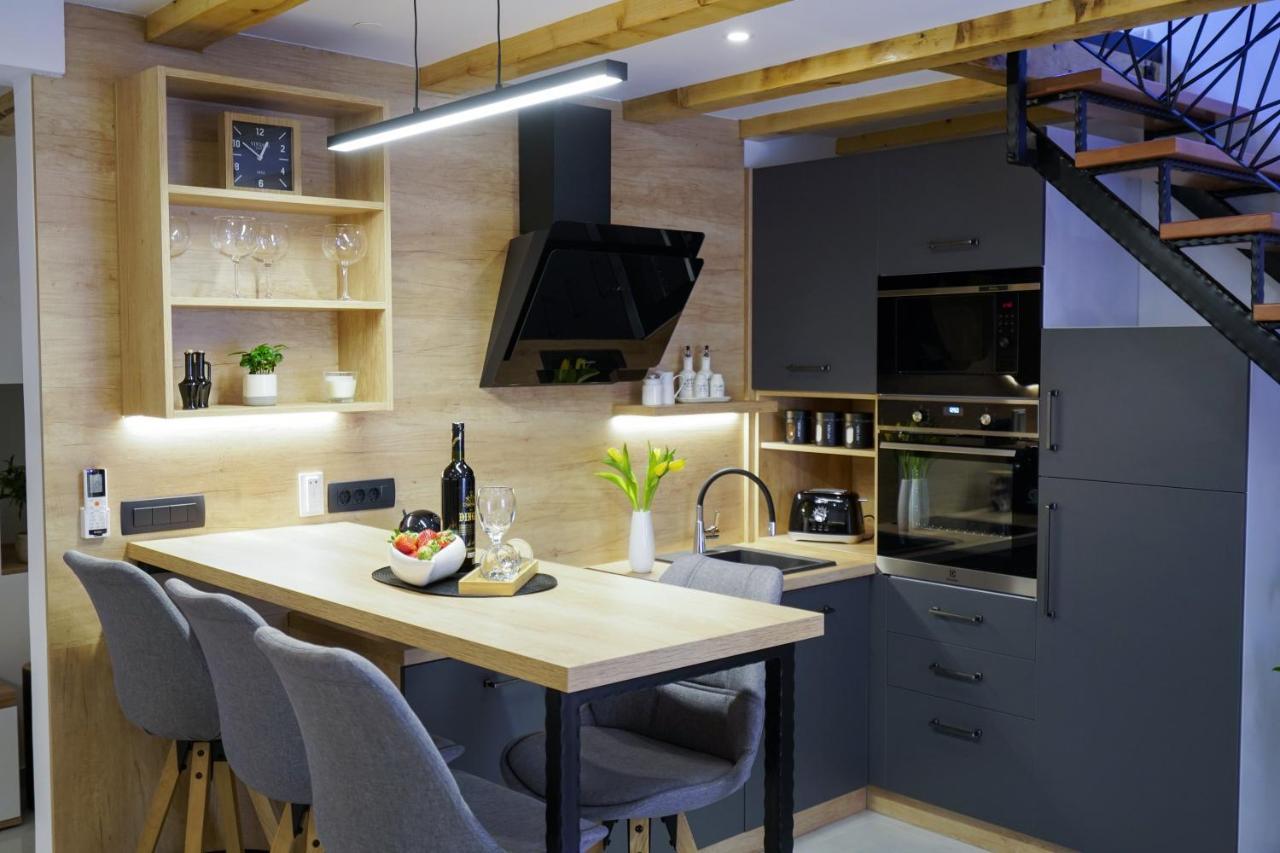 Apartment Ispod Ure Сини Екстериор снимка