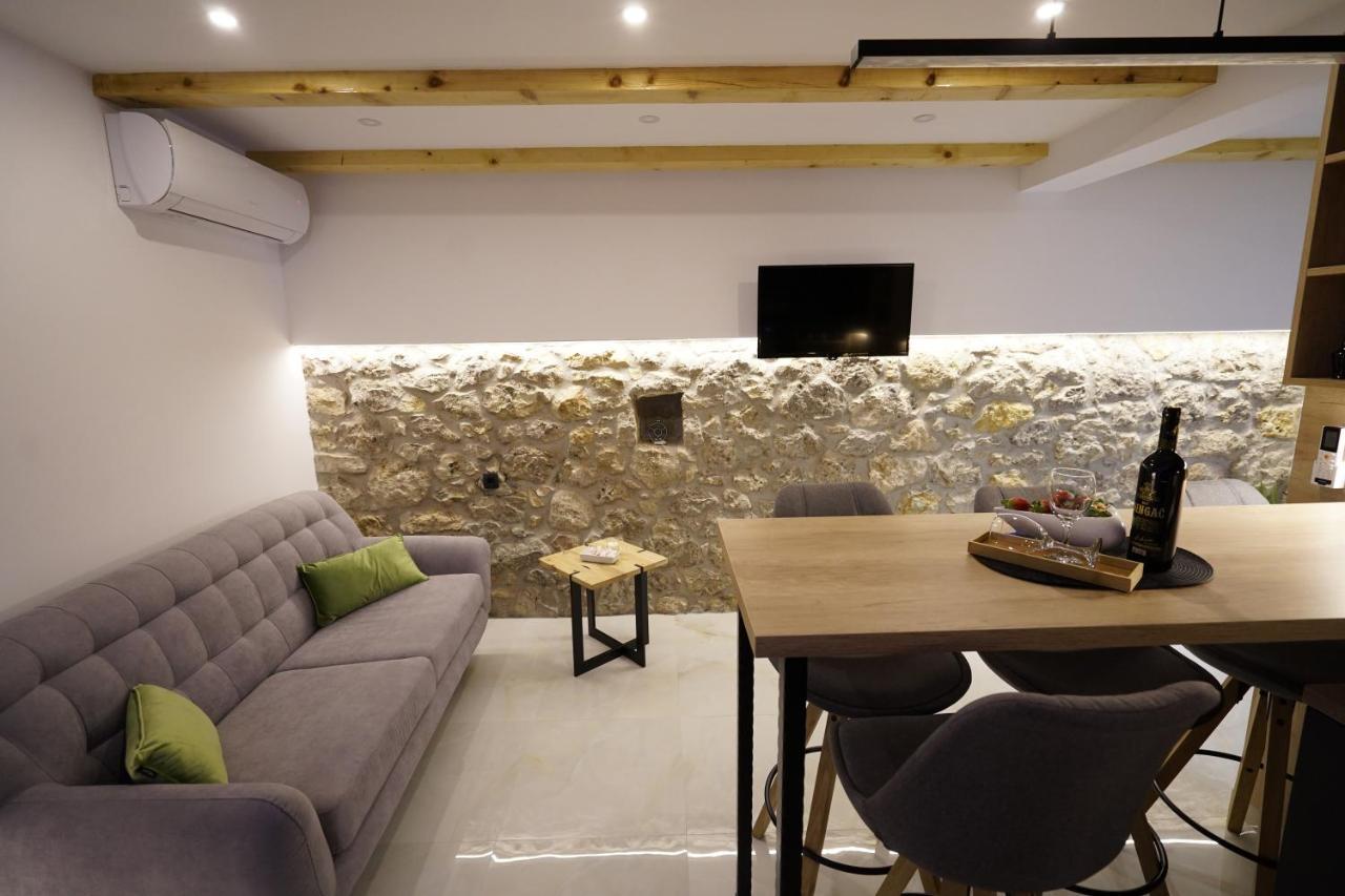 Apartment Ispod Ure Сини Екстериор снимка