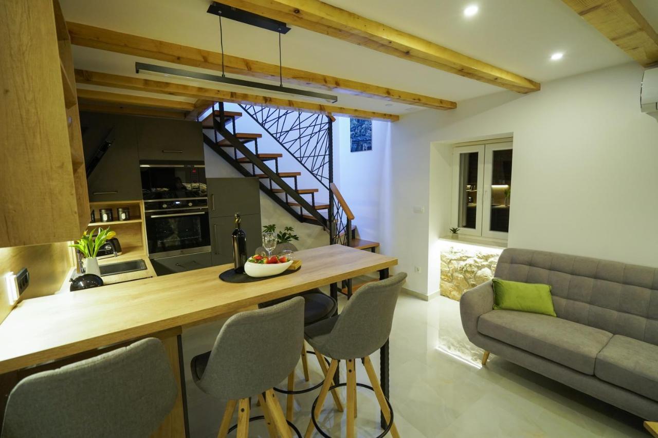 Apartment Ispod Ure Сини Екстериор снимка