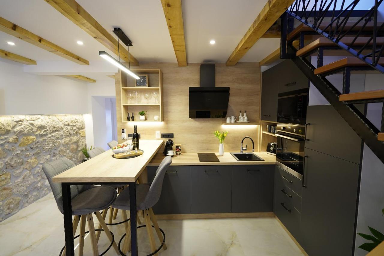 Apartment Ispod Ure Сини Екстериор снимка