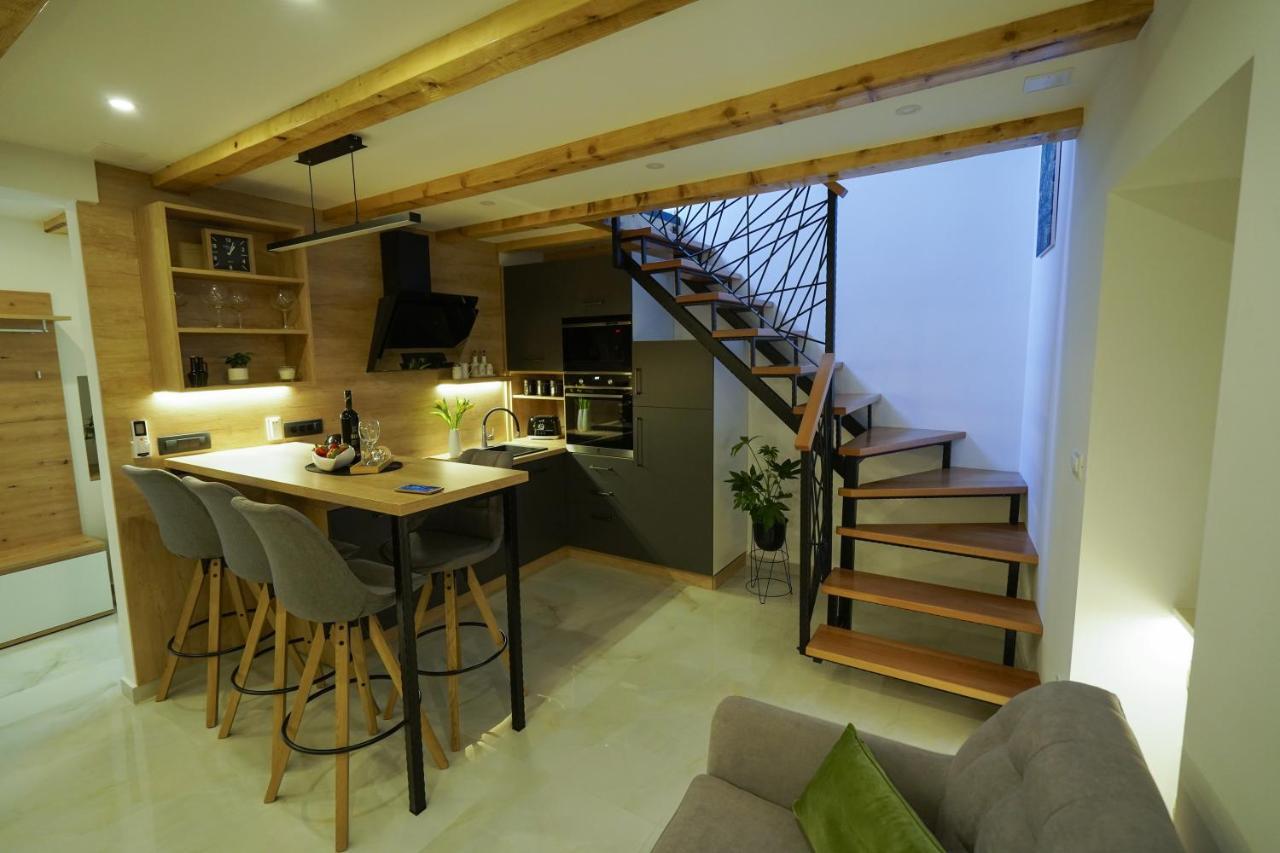 Apartment Ispod Ure Сини Екстериор снимка